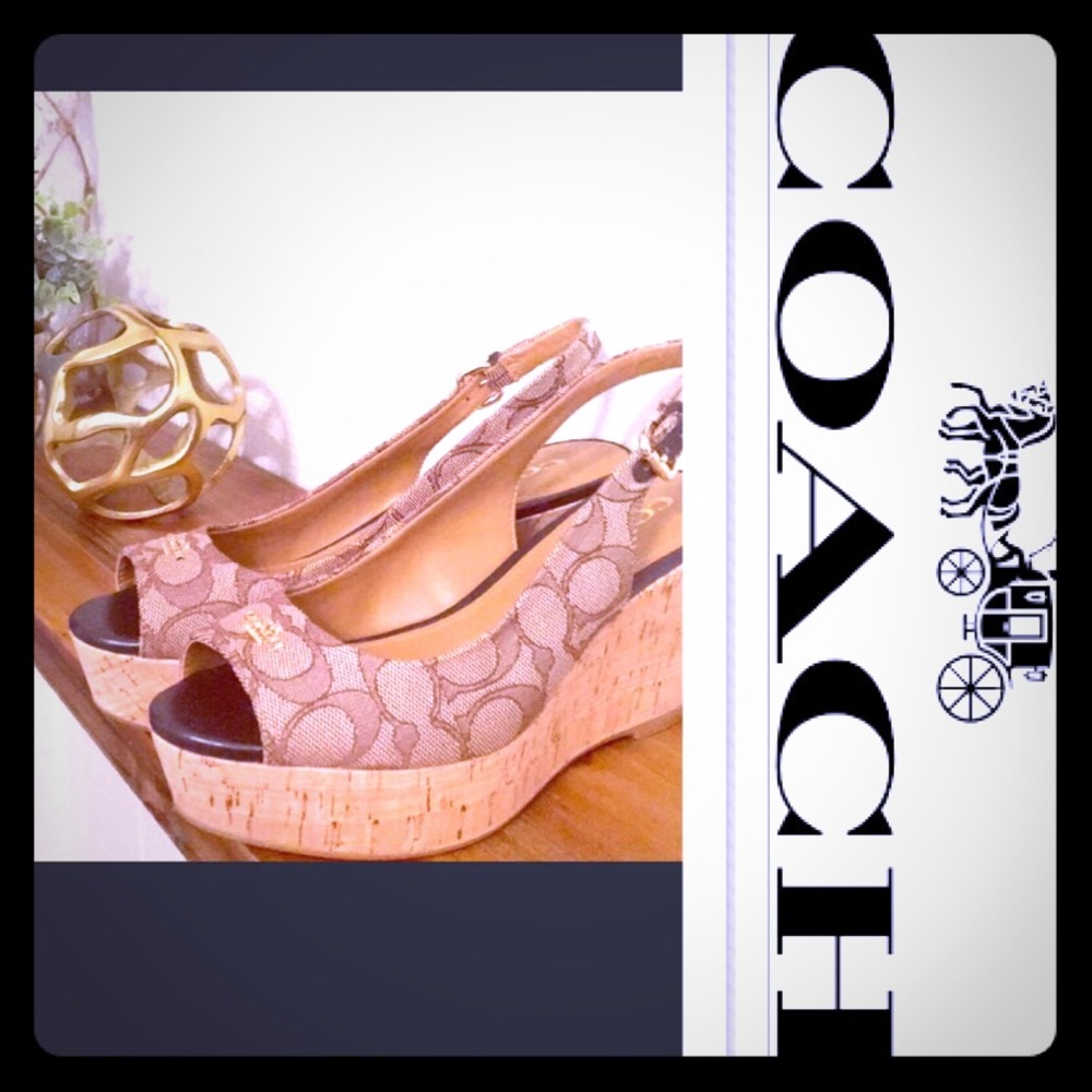 ❤️ NWT* COACH Wedge ❤️